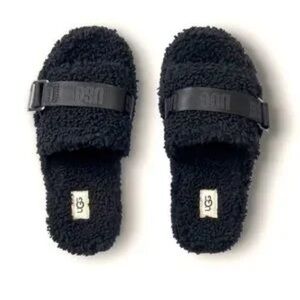 NWOT UGG Fluffita Black Sheepskin Slides